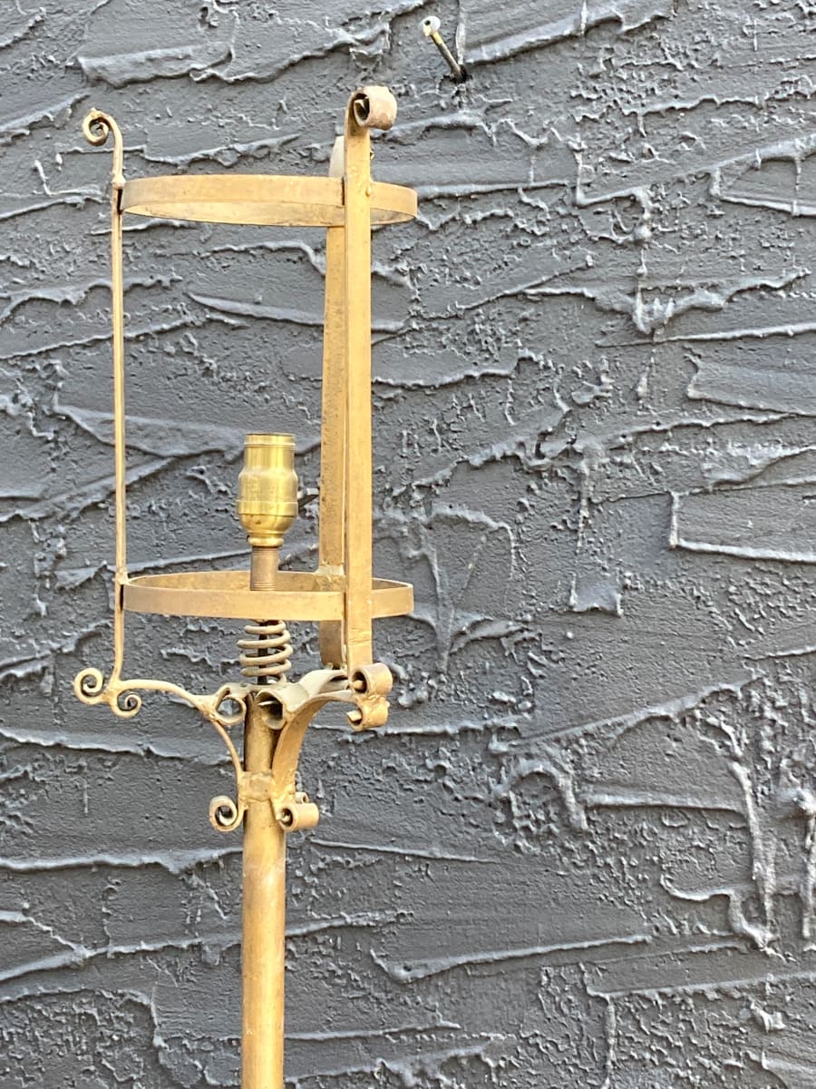 Iron floor lamp, Image 1.