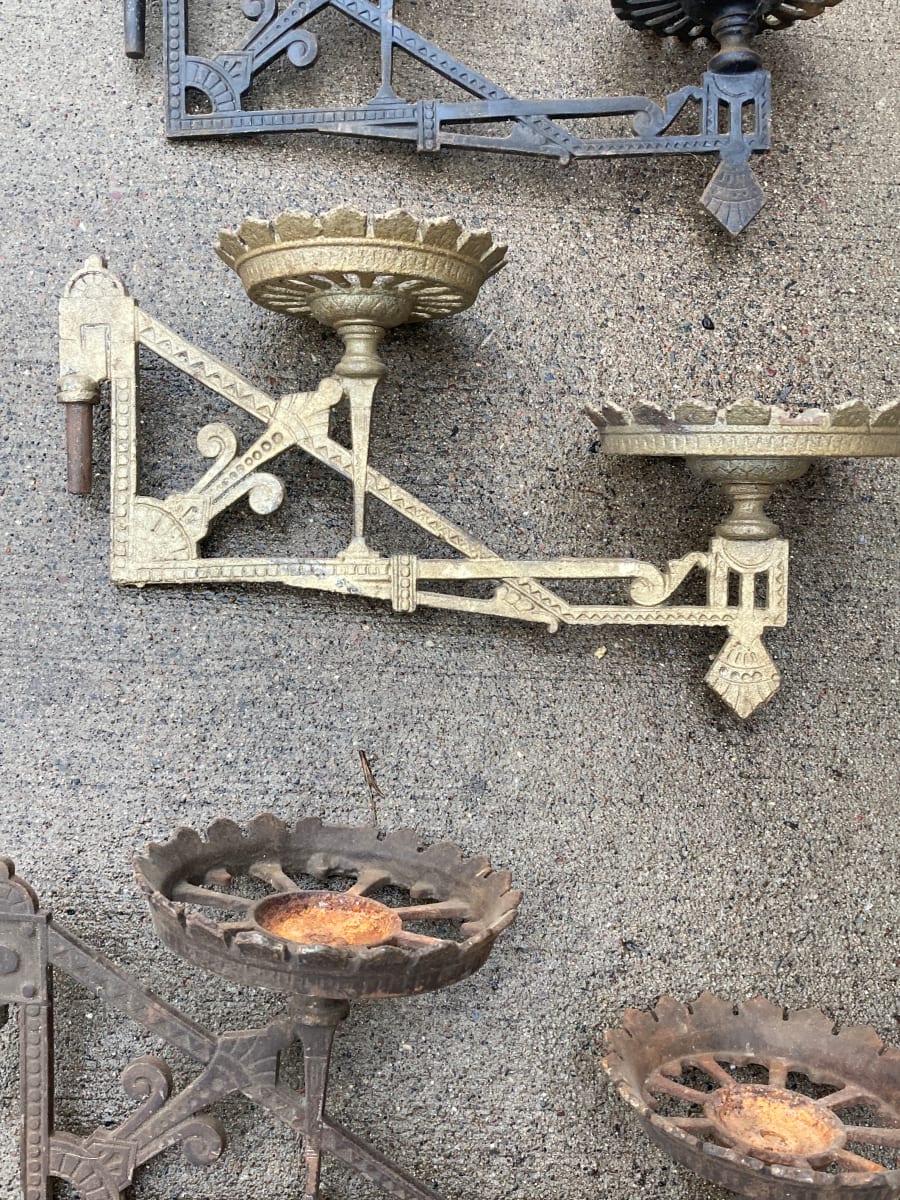 Cast iron double Victorian kerosene light wall bracket 