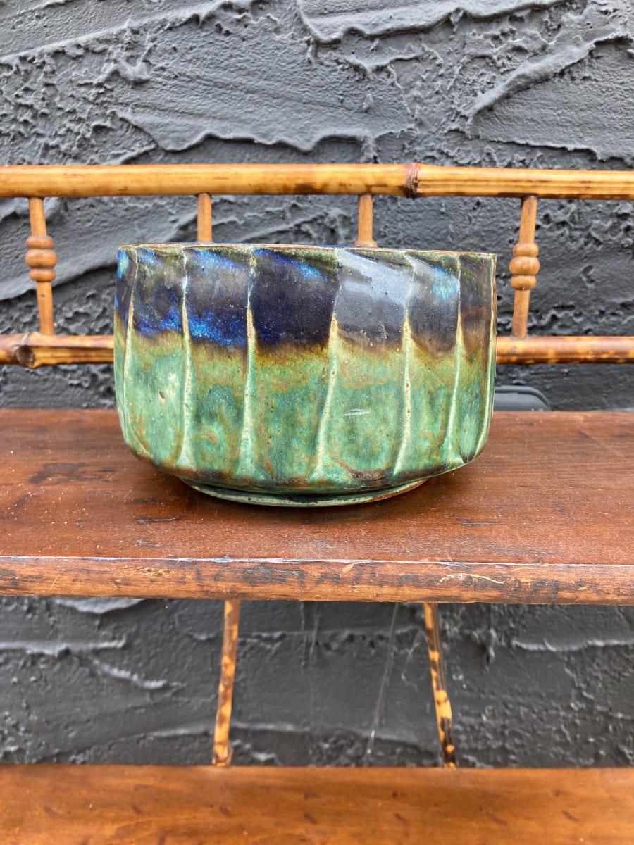 Hand made studio art pottery bowl, Image 1.