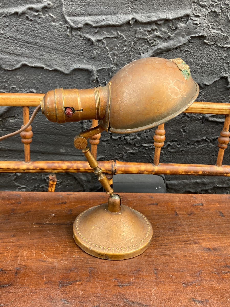 early desk lamp with adjustable arm, Image 4.