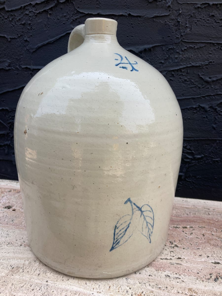 4 gallon oak leaf Redwing beehive jug 