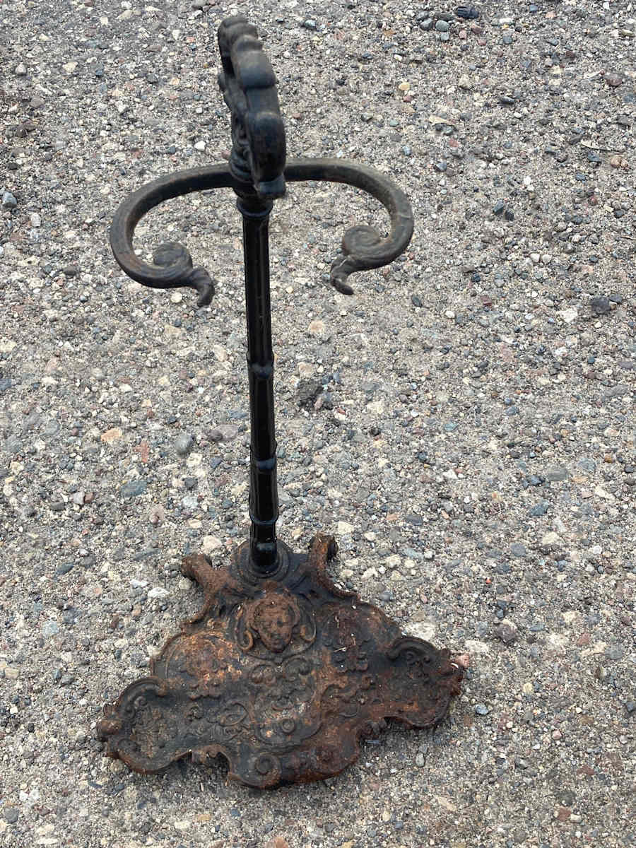 Victorian iron fireplace tool holder, Image 2.