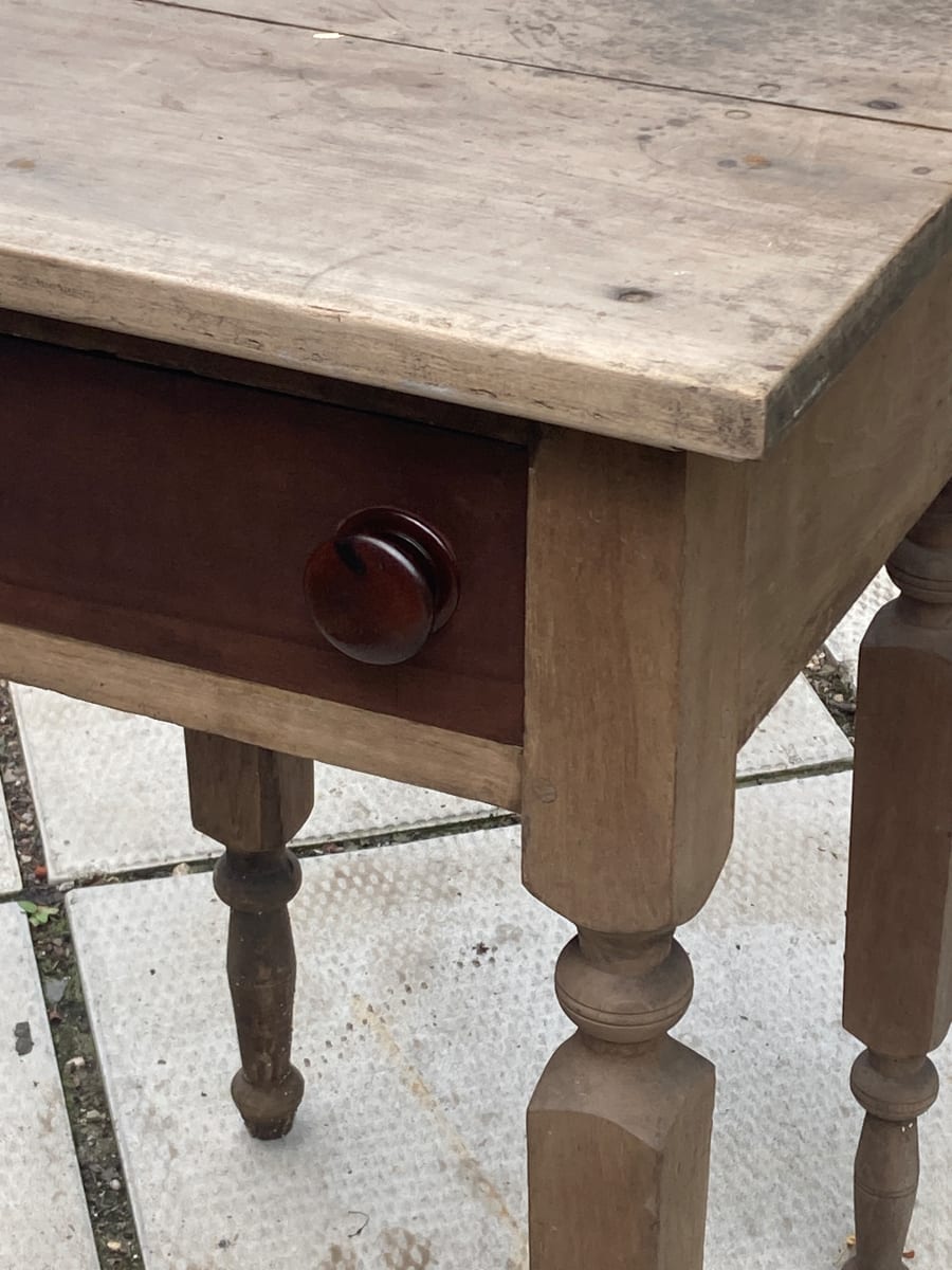 Primitive early single drawer stand, Image 1.