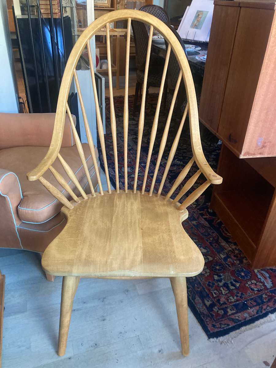 Mid century modern single Windsor chair, Image 1.