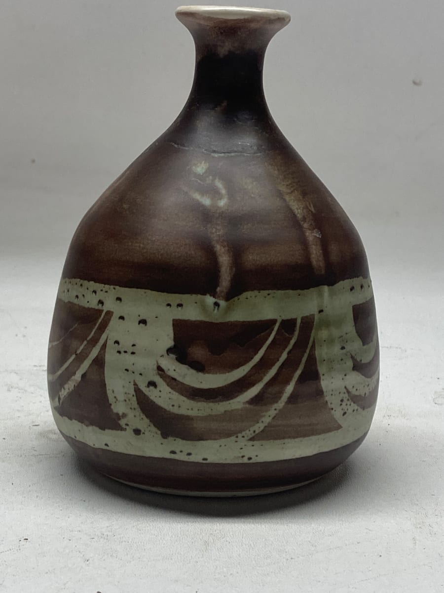 hand decorated AVIEMORE Scottish art pottery, Image 2.