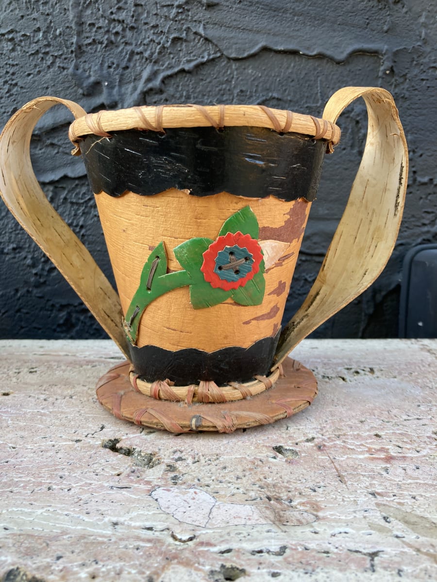 Small birch bark basket, Image 1.