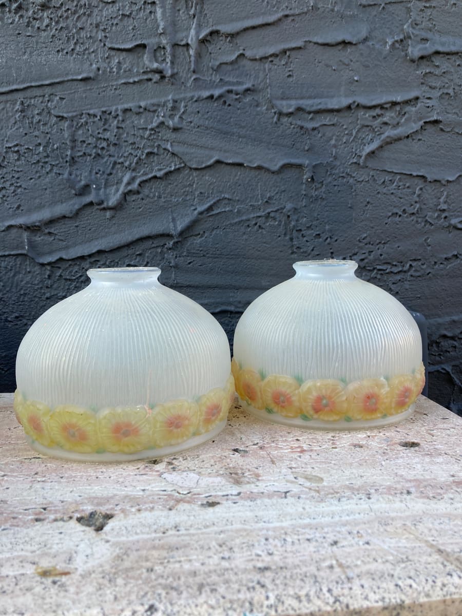 Pair of ribbed yellow flower shades 