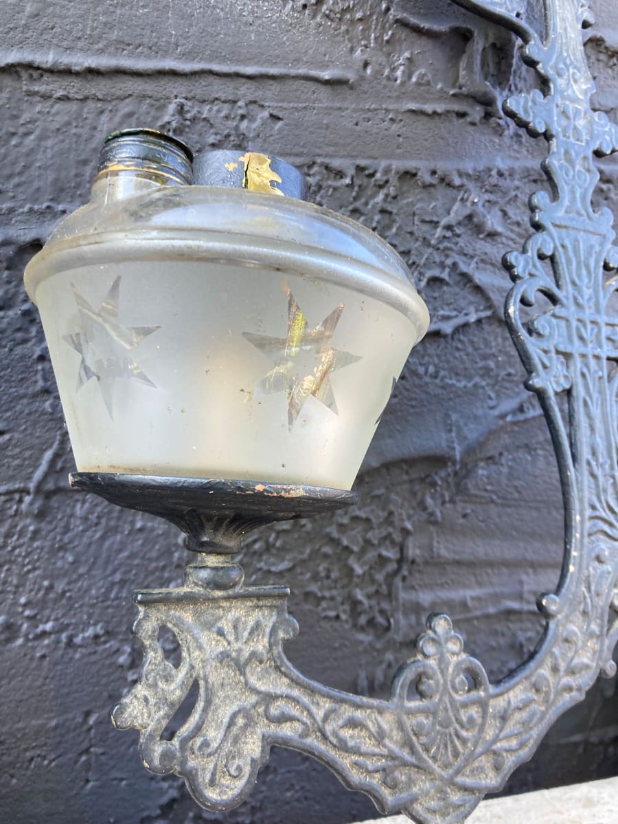 Victorian wall mounted light 