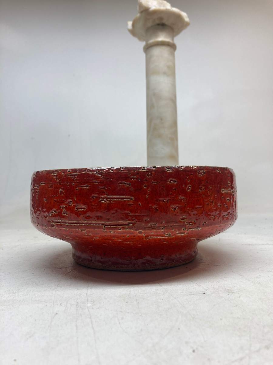 Red Italian art pottery bowl (Bitossi) 