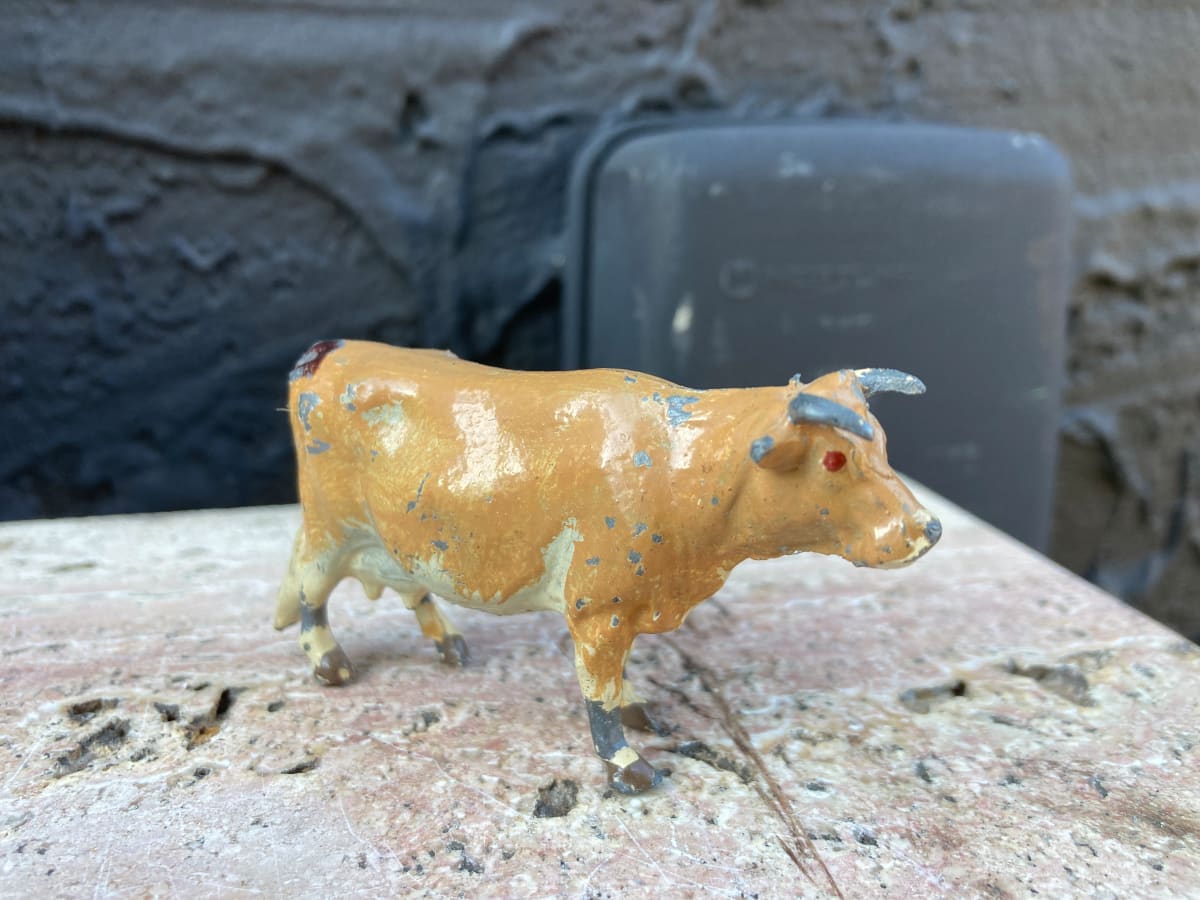 Metal cow figure 