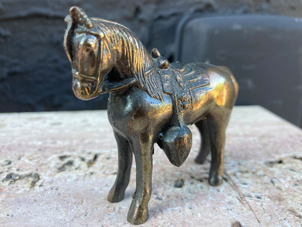 Metal horse figure 