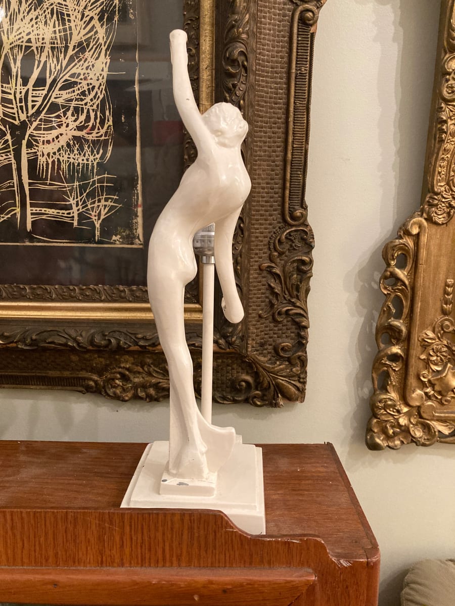 Art Deco female light fixture, Image 3.