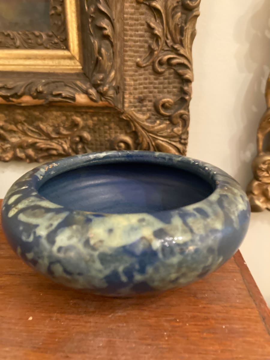 low blue art pottery vase, Image 3.