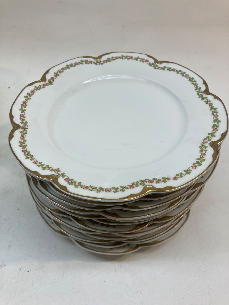 Haviland Limoges French porcelain dinner plates with red flowers and green leaves (12) 