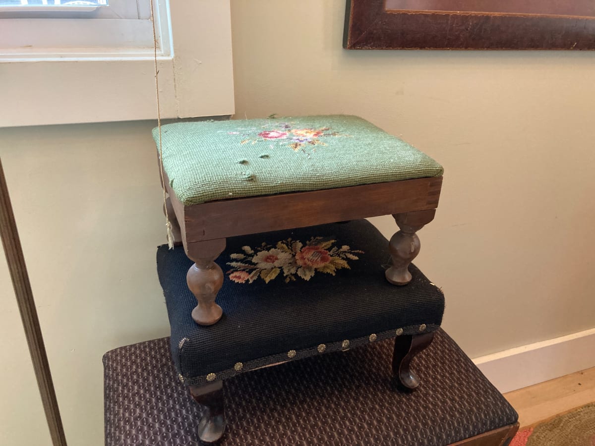 Small green embroidered ottoman 