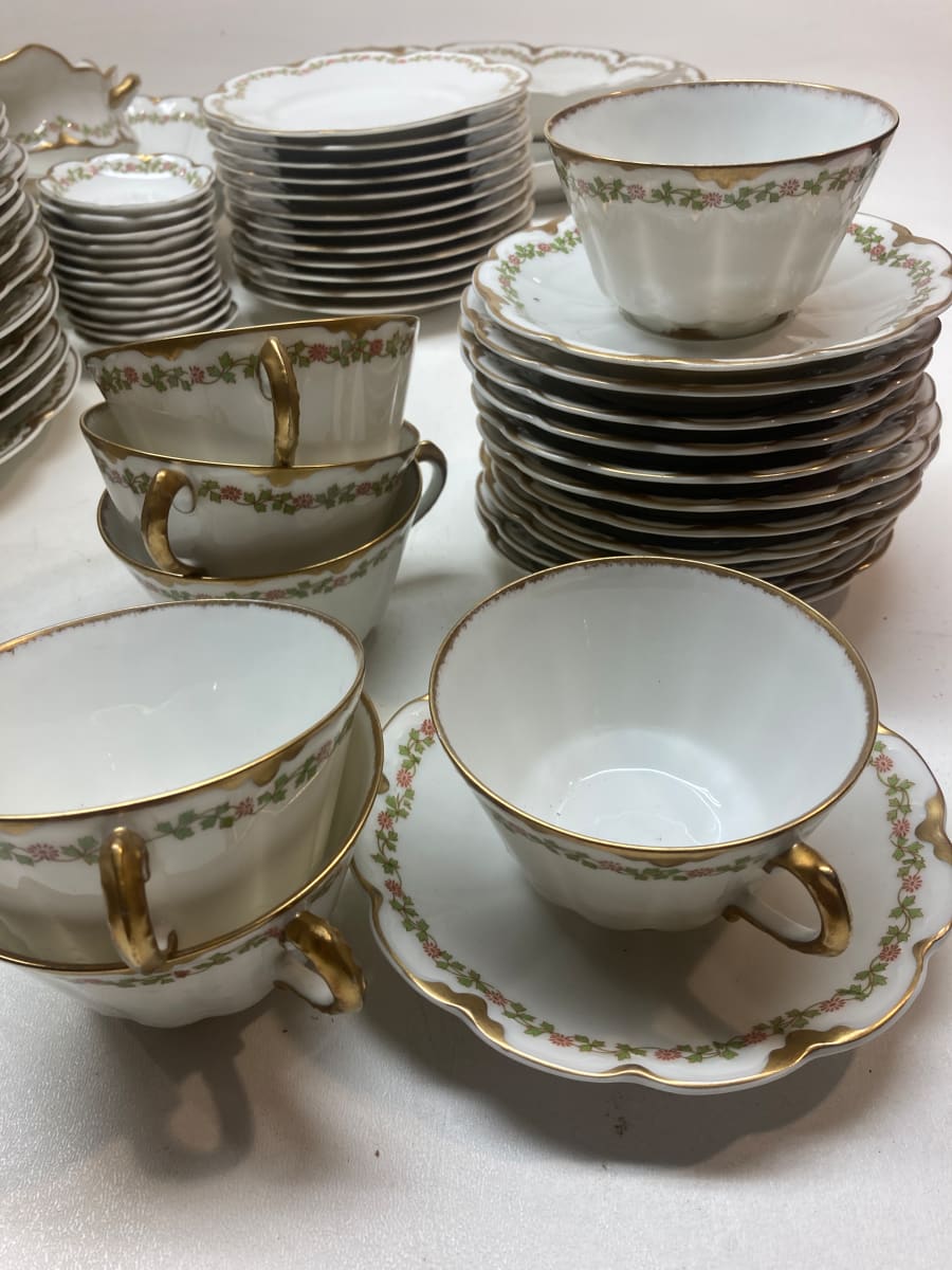 Haviland Limoges French porcelain cups and saucers with red flowers and green leaves (10) 