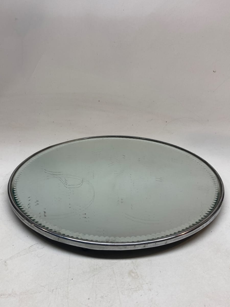 large mirrored plateau, Image 2.