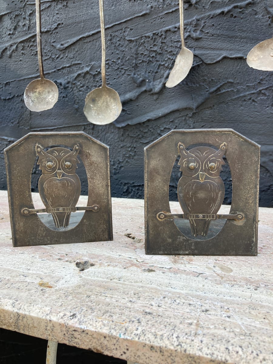 Metal arts n crafts owl bookends 