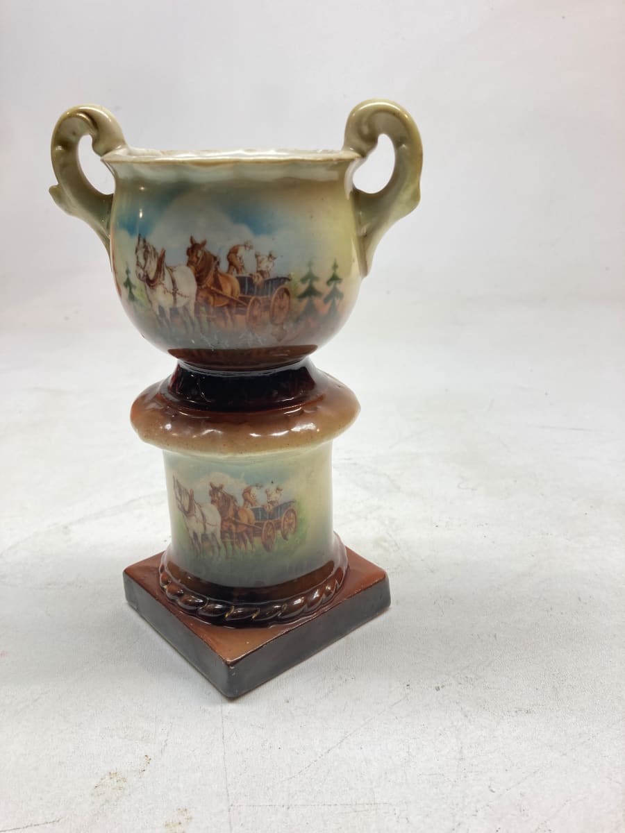 decorated white porcelain Czech vase, Image 3.