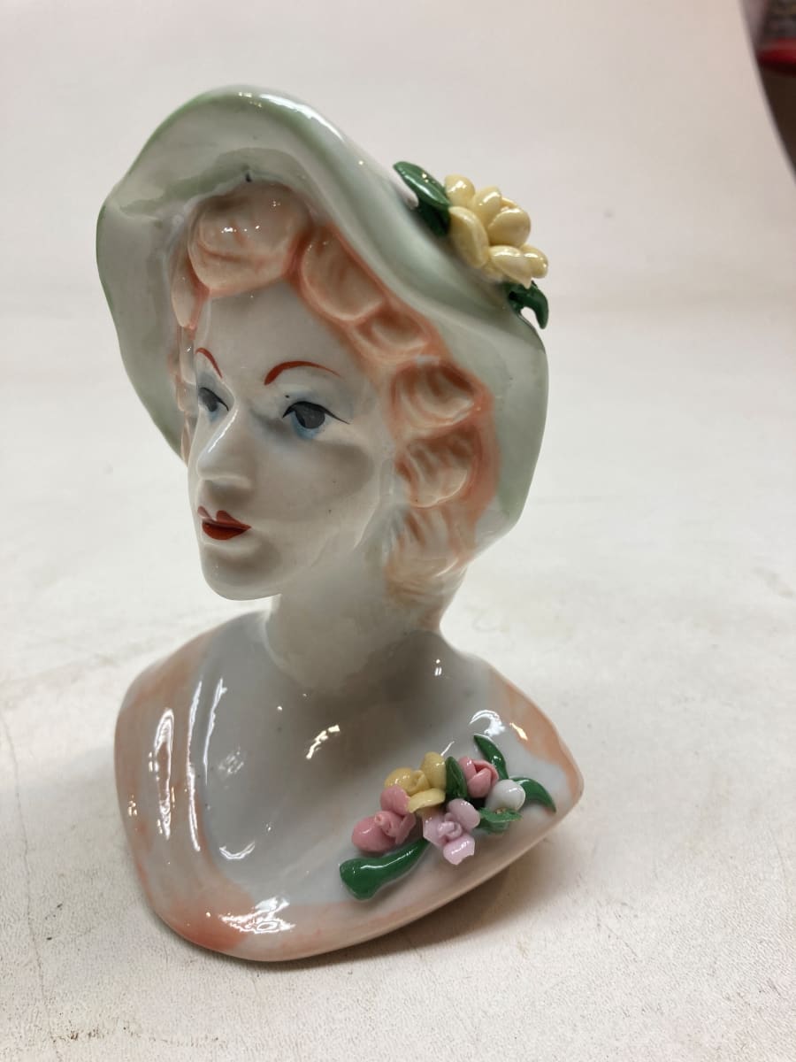 Porcelain head vase 