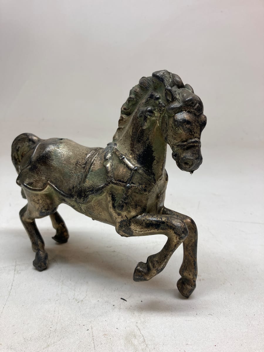 metal horse figure 