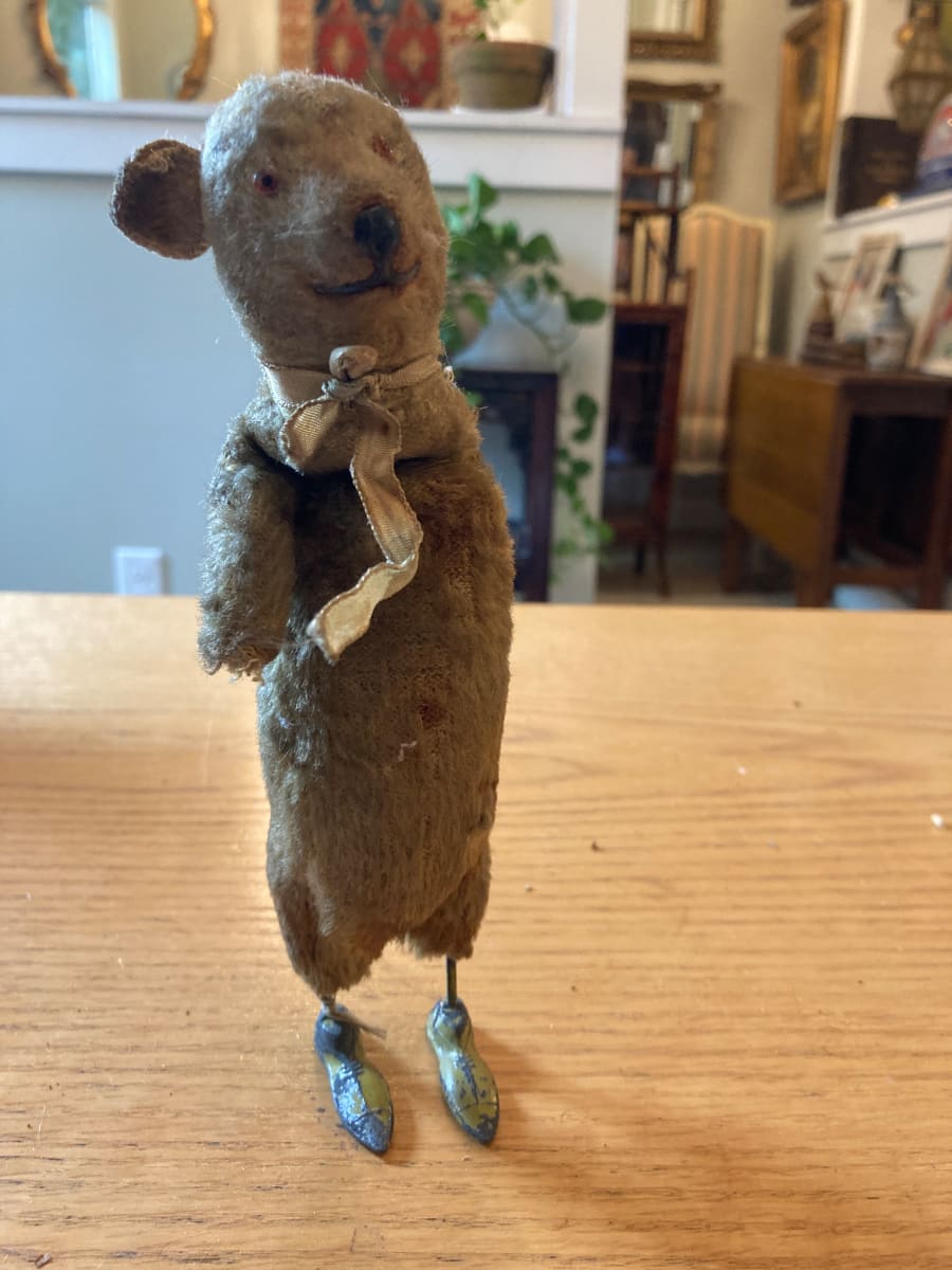 Vintage wind up teddy bear with metal feet 