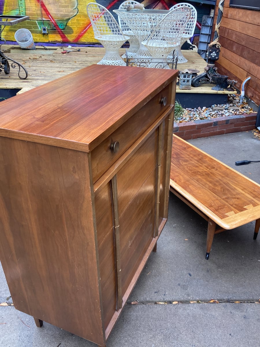 Bassett mid century modern dresser 