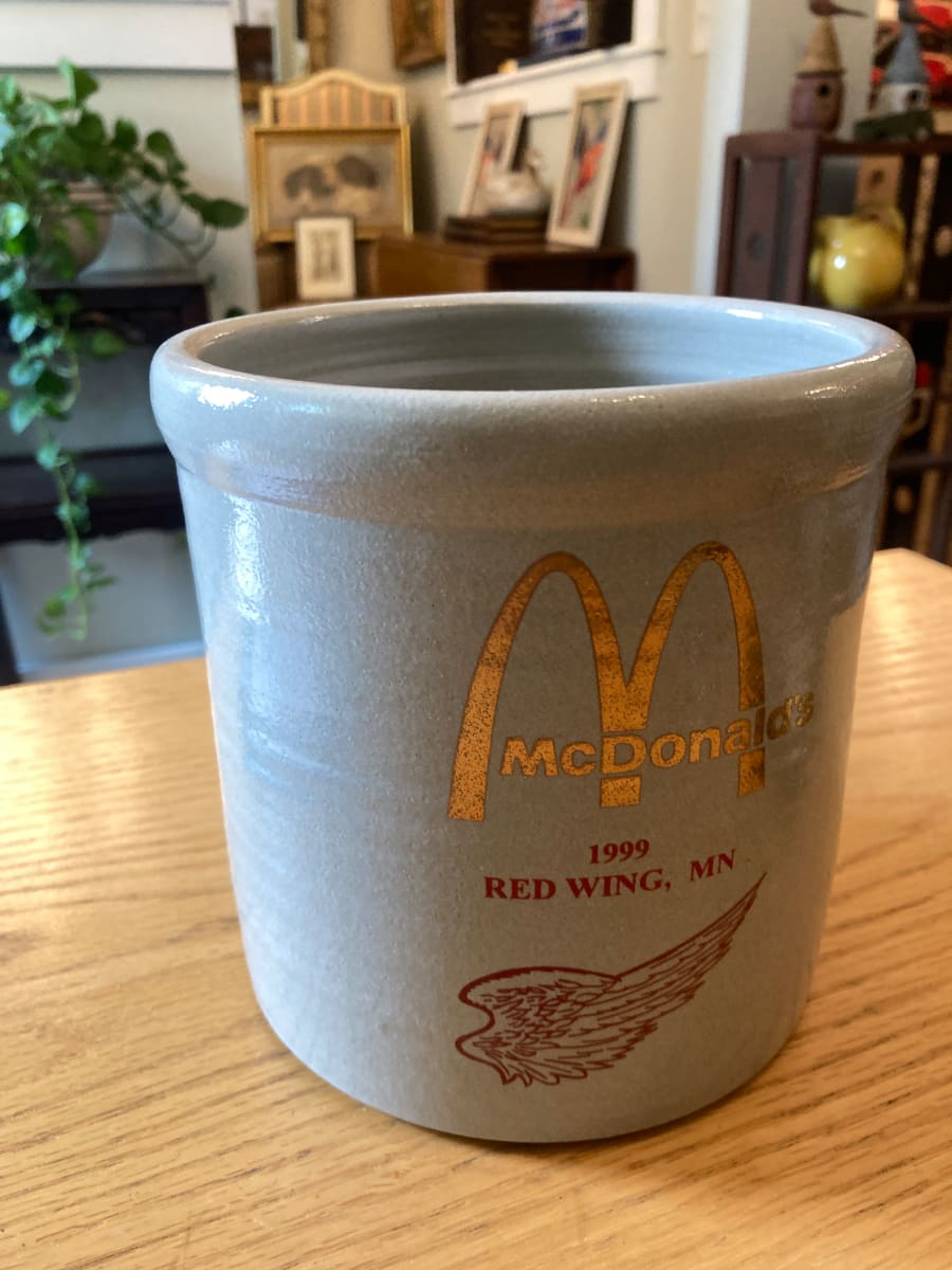 Collector Red Wing 1999 crock, Image 4.