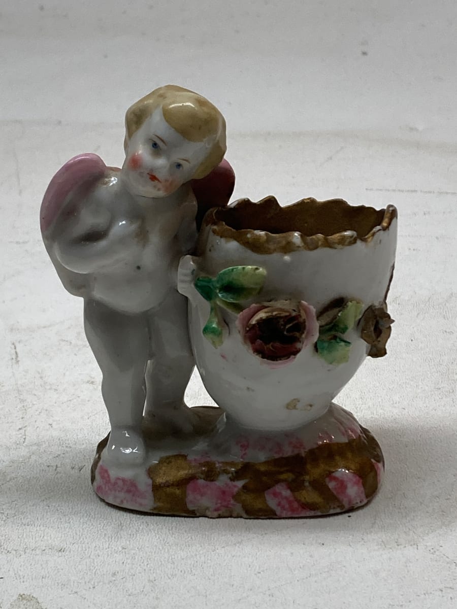 Small podcelainangel toothpick holder 