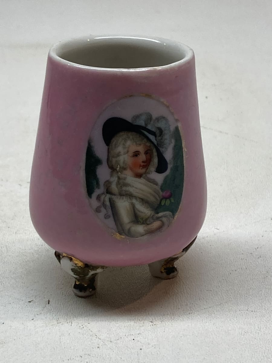 Small porcelain toothpick holder with pink, Image 2.