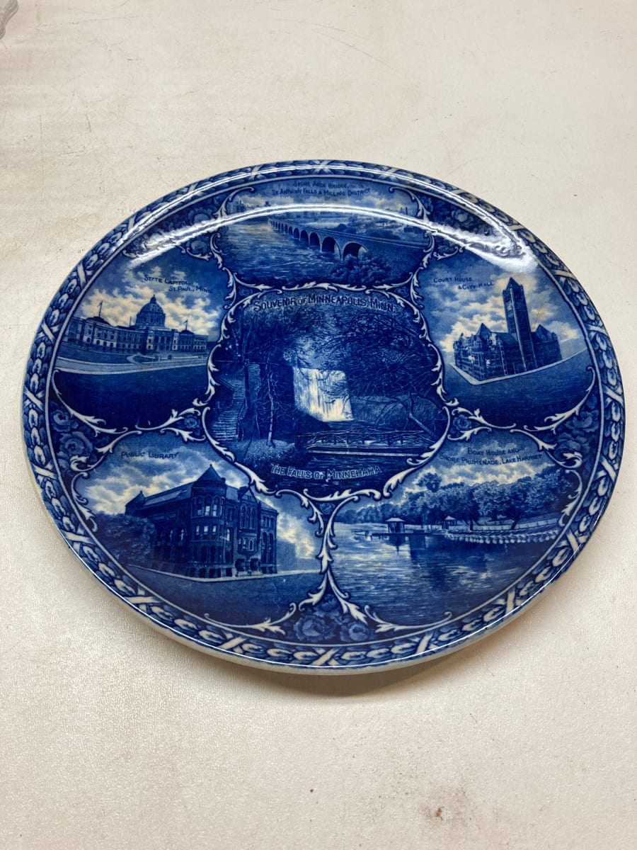 Minneapolis souvenir plate 