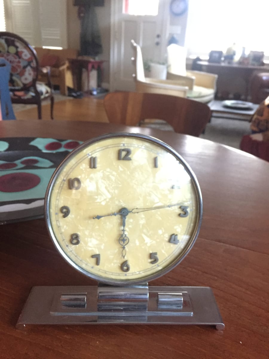 Art Deco table clock, Image 1.