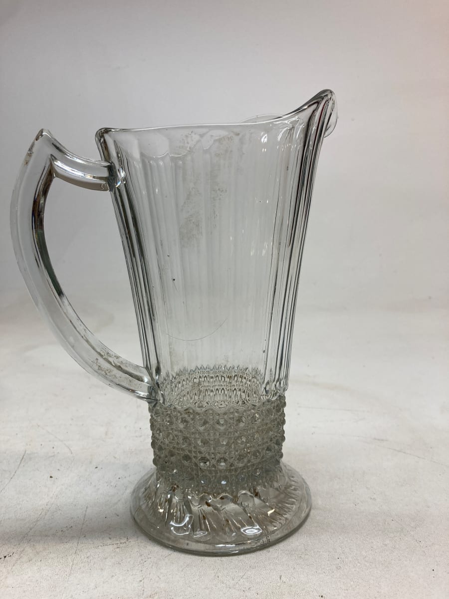 Clear glass 1 quart pitcher 