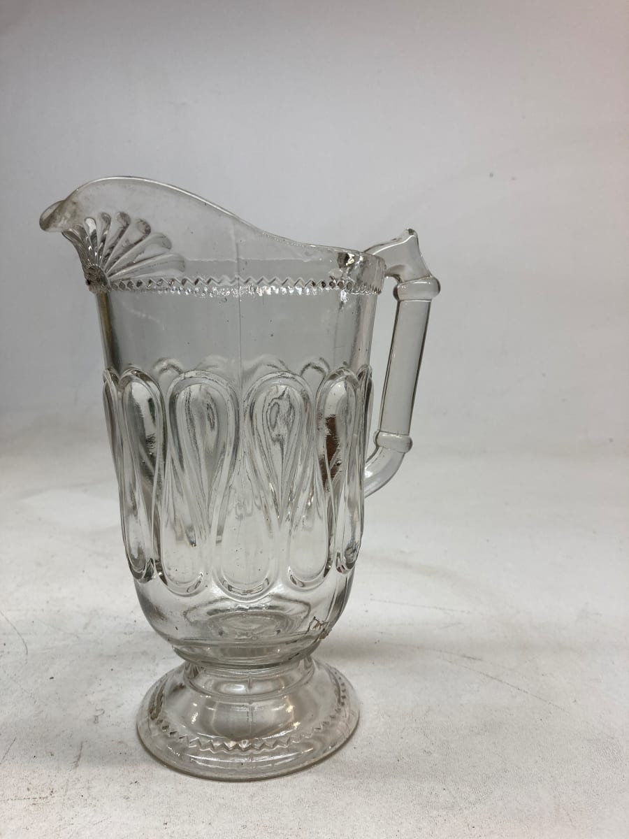 Clear glass 2 quart pitcher 