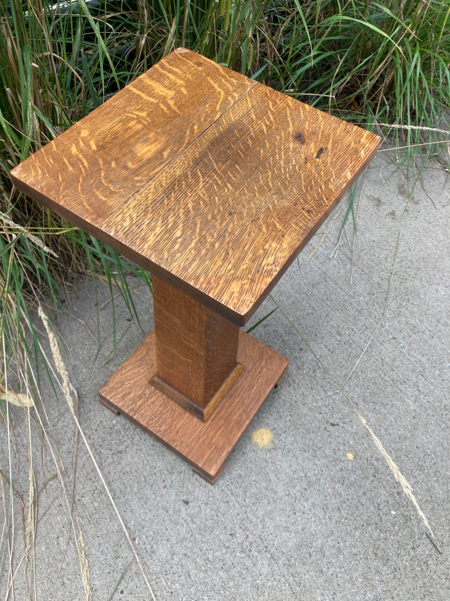 Low oak mission plant stand 