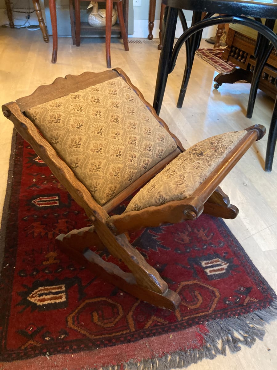 rocking foot stool, Image 3.