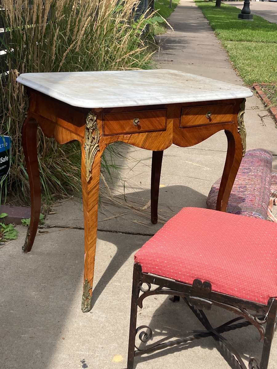 Marble topped Italian 2 drawer desk, Image 2.