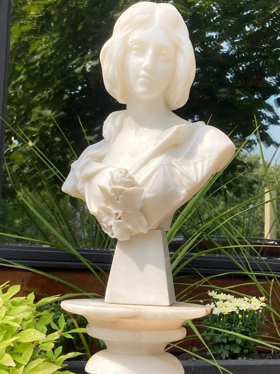 Marble pedestal / Original Marble bust 