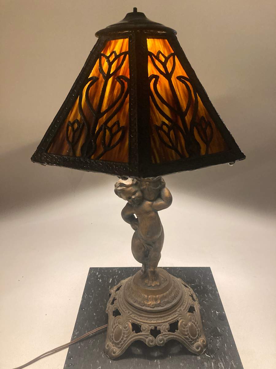 Cherub lamp with stained glass shade, Image 6.