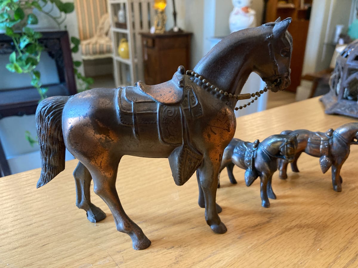 Metal horse figure (large), Image 2.