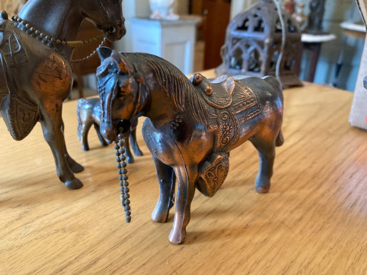 Metal horse figure (medium), Image 2.