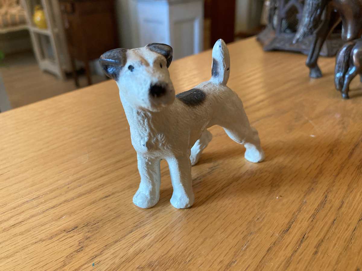 cast iron dog figure 