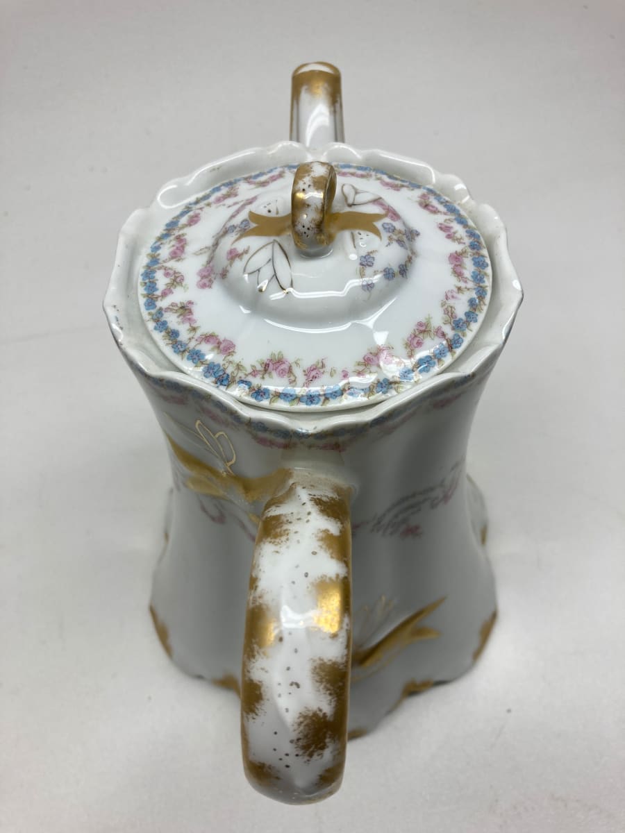 Haviland covered coffee pot 