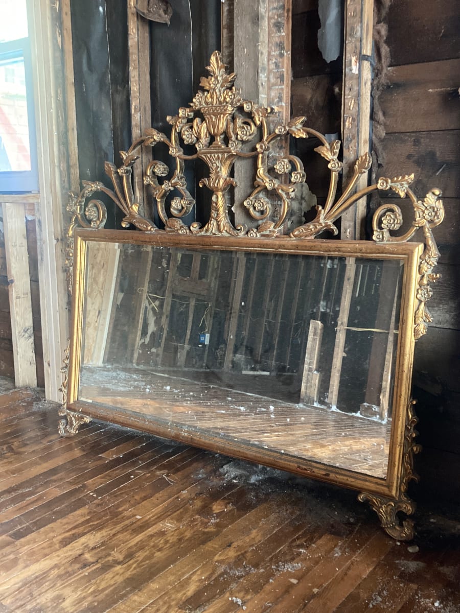 Traditional gold mirror 