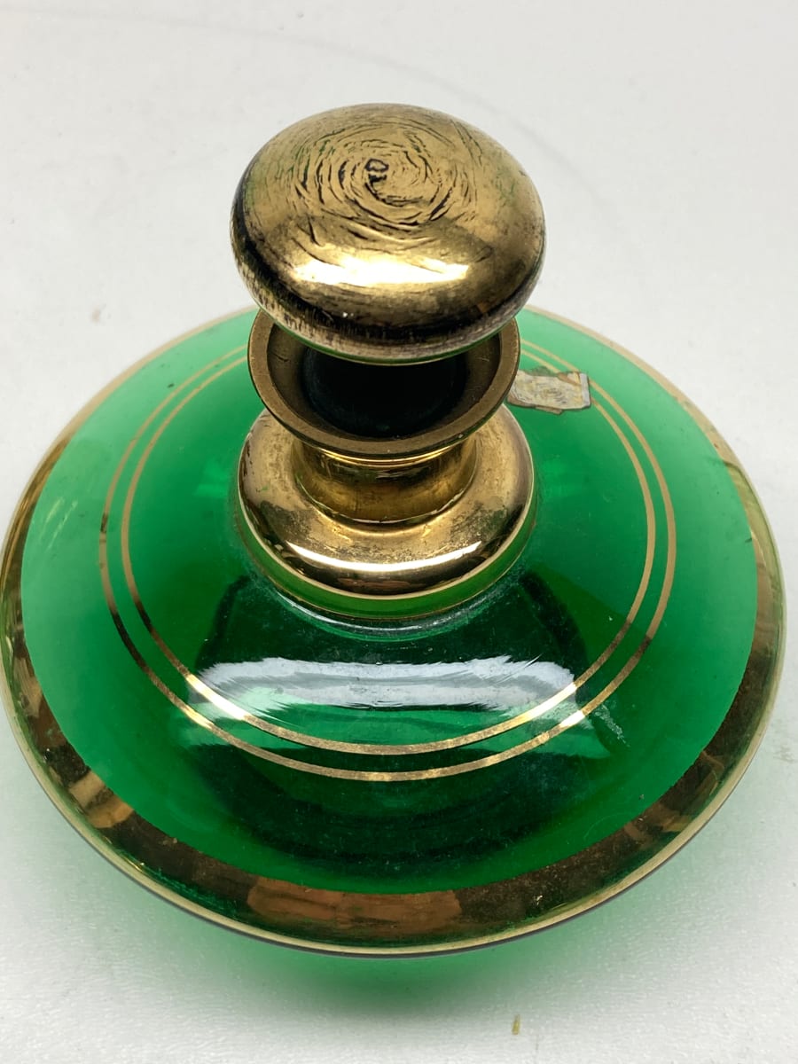 Green glass Art Deco Perfume bottle with stopper 