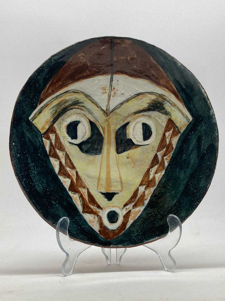 hand made pottery face plate in the manner of Picasso 