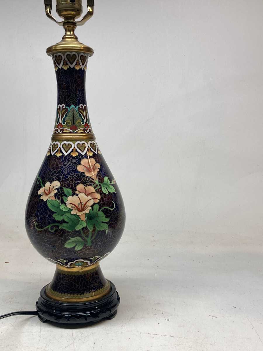 Cloisonne table lamp, Image 4.