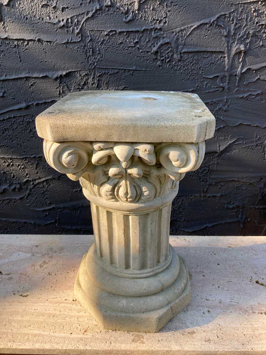 Garden cement low pedestal 