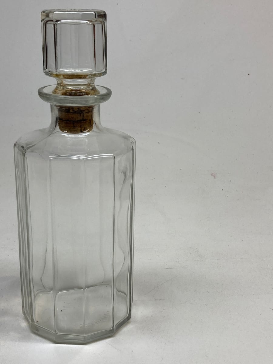 glass liquor decanter 