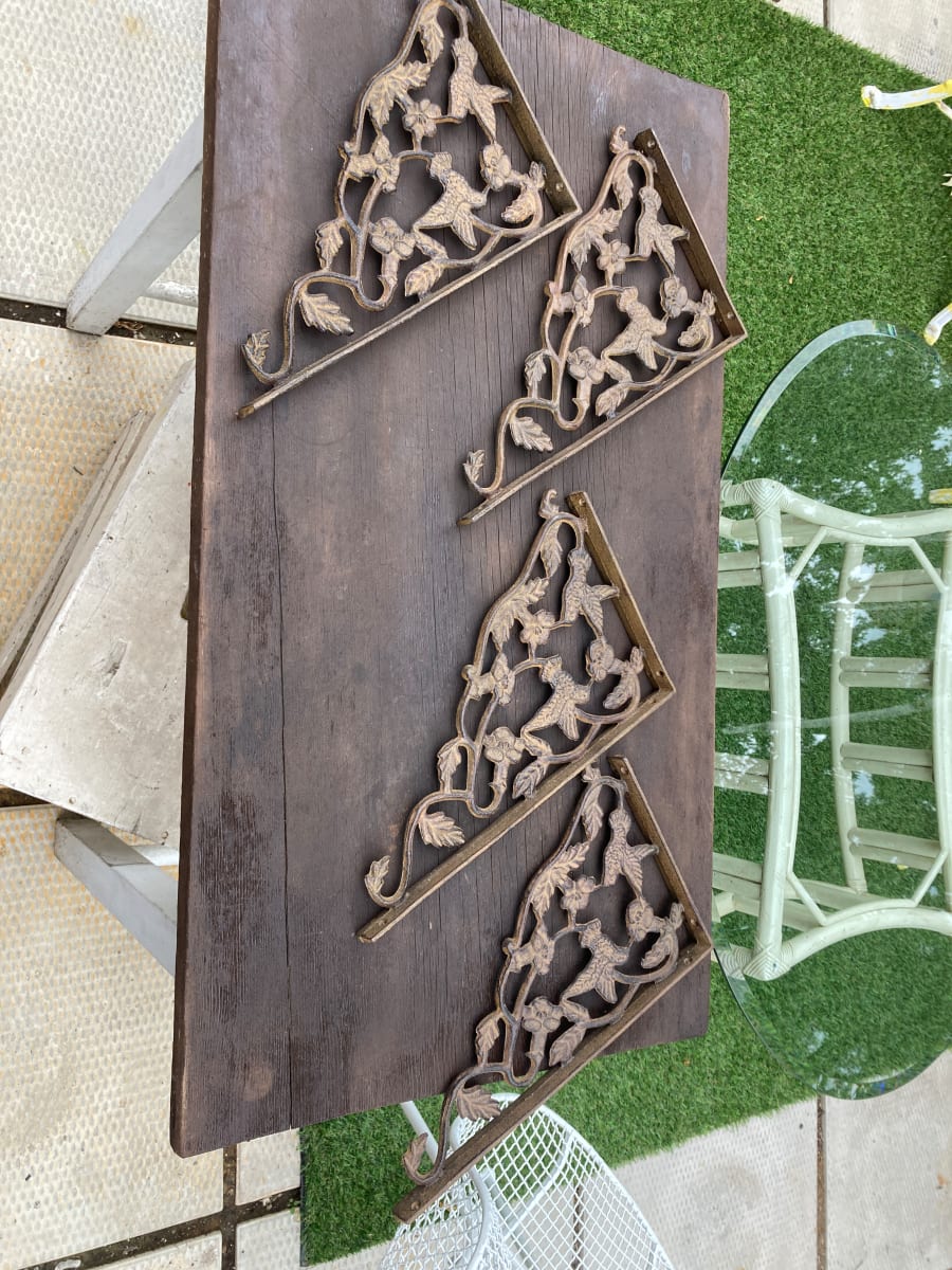 pair of Iron angle brackets 